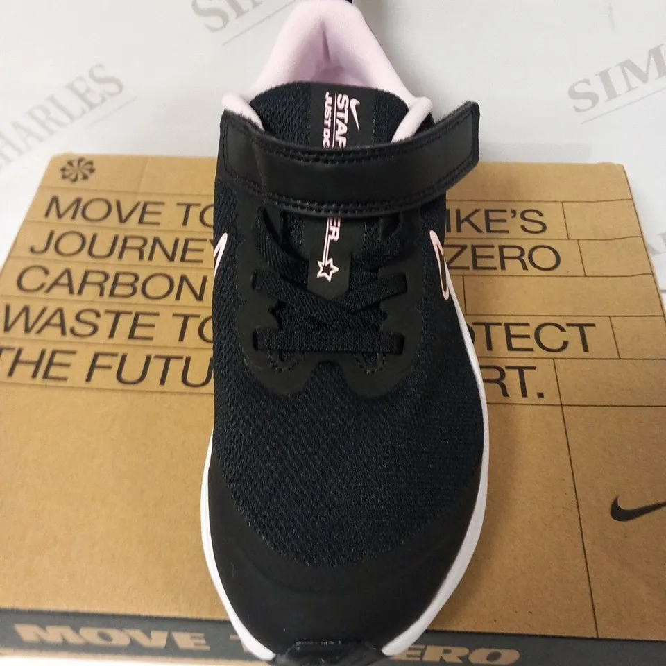 BOXED NIKE STAR RUNNER 3 SIZE 13.5 CHILDS