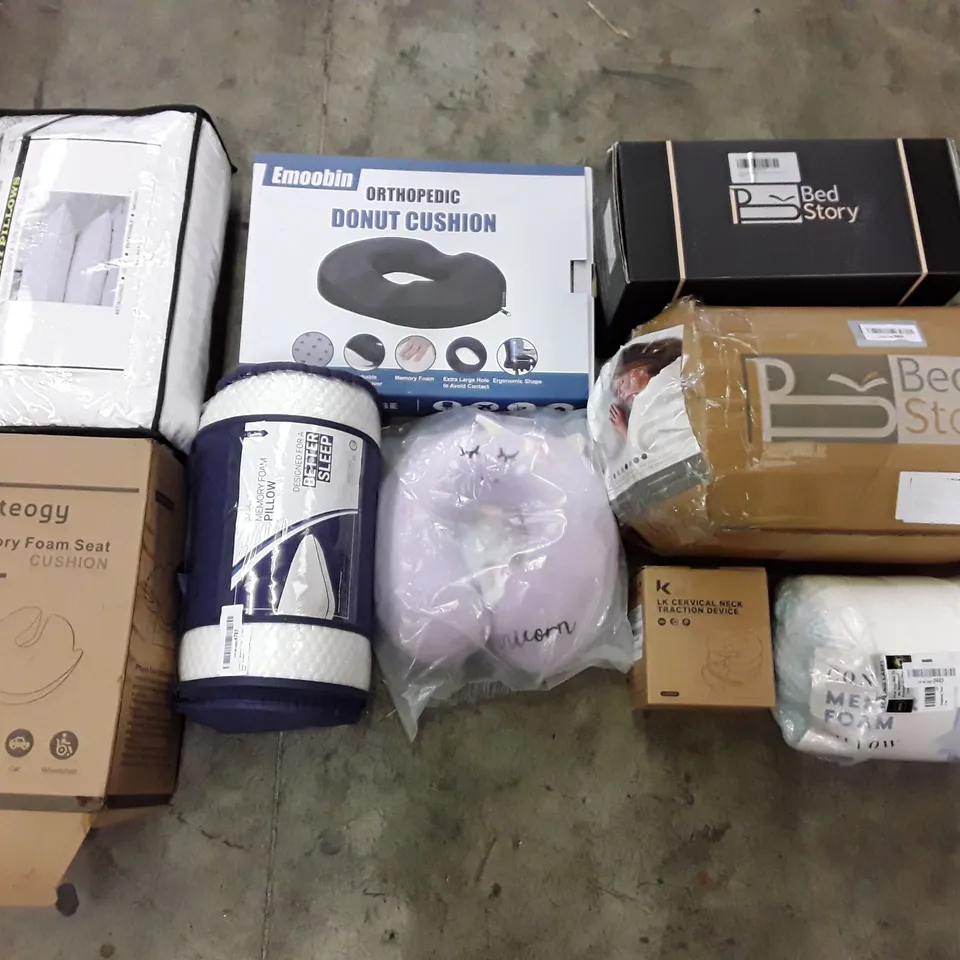 PALLET CONTAINING ASSORTED PILLOWS & CUSHIONS INCLUDING ORTHOPEADIC DONUT CUSHION, MEMORY FOAM PILLOW, NECK PILLOW, LUXURY PILLOWS