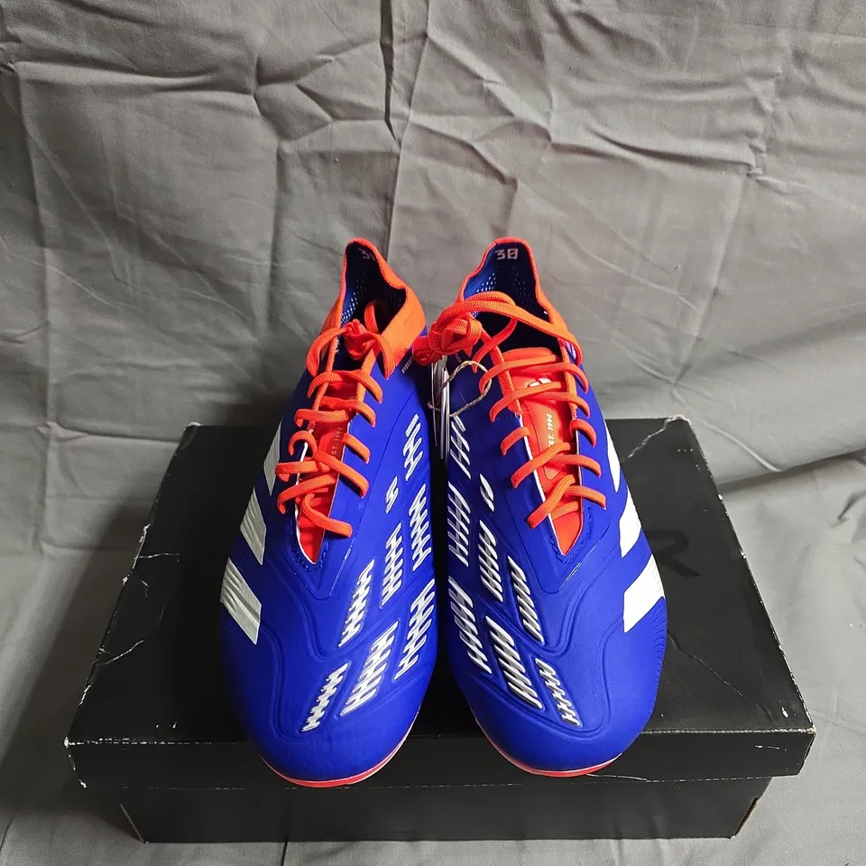 BOXED PAIR OF ADIDAS PREDATOR ELITE FOOTBALL BOOTS - UK SIZE 6
