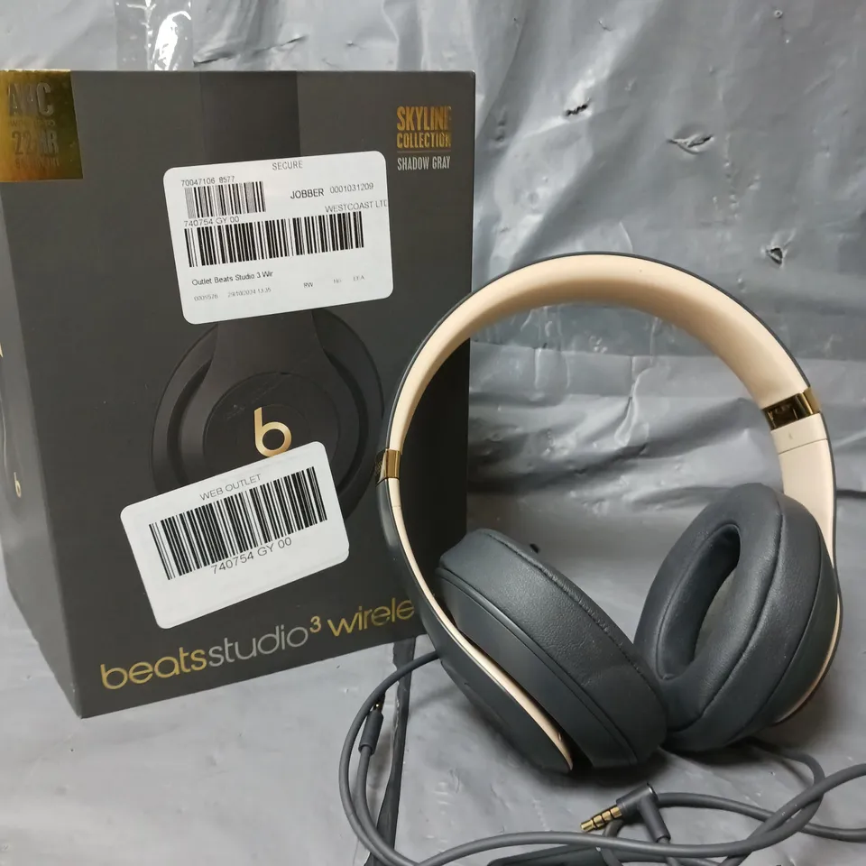 BOXED BEATS STUDIO3 WIRELESS HEADPHONES