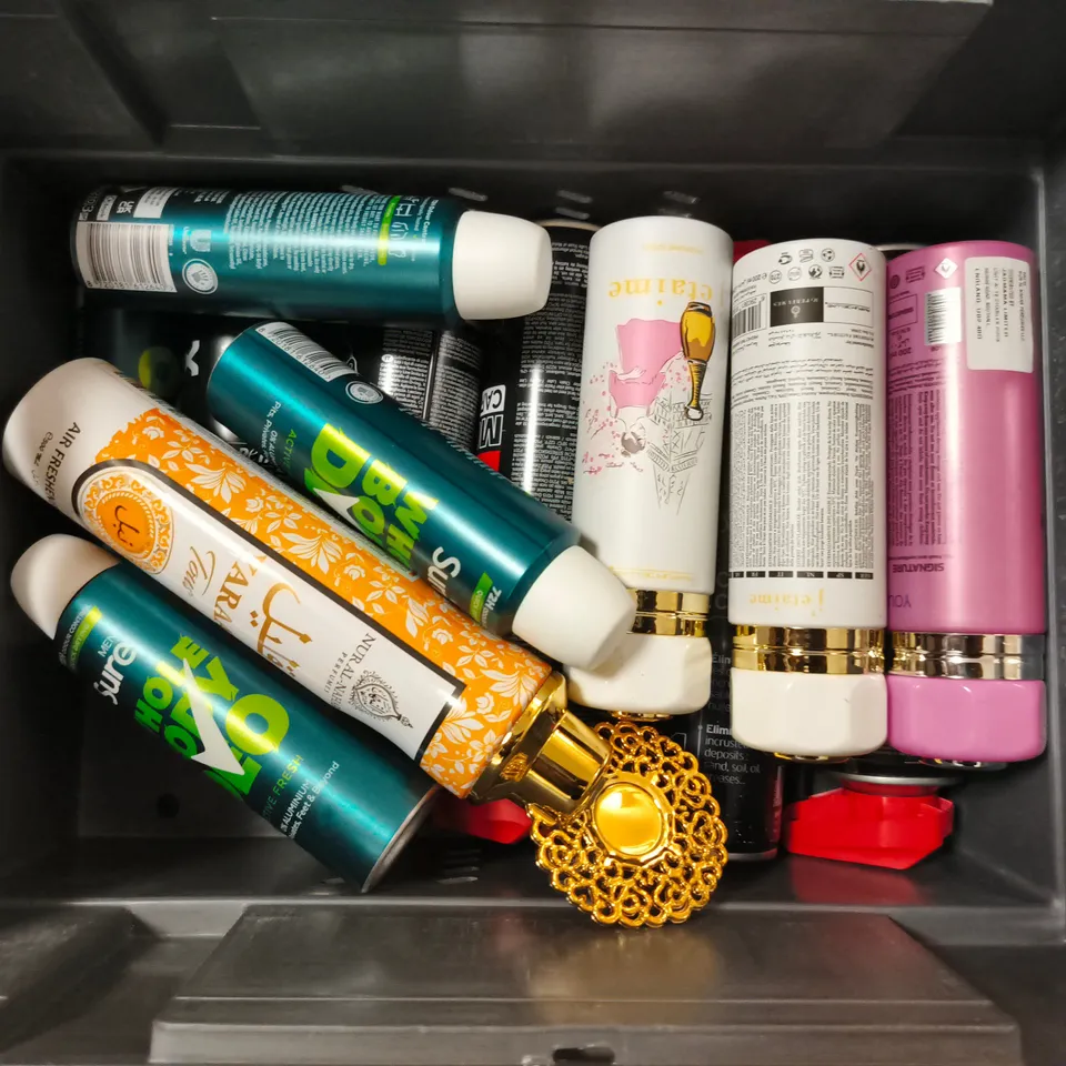 APPROXIMATELY 15 ASSORTED AEROSOLS TO INCLUDE SURE MEN , LYNX AND AIR FRESHENER 