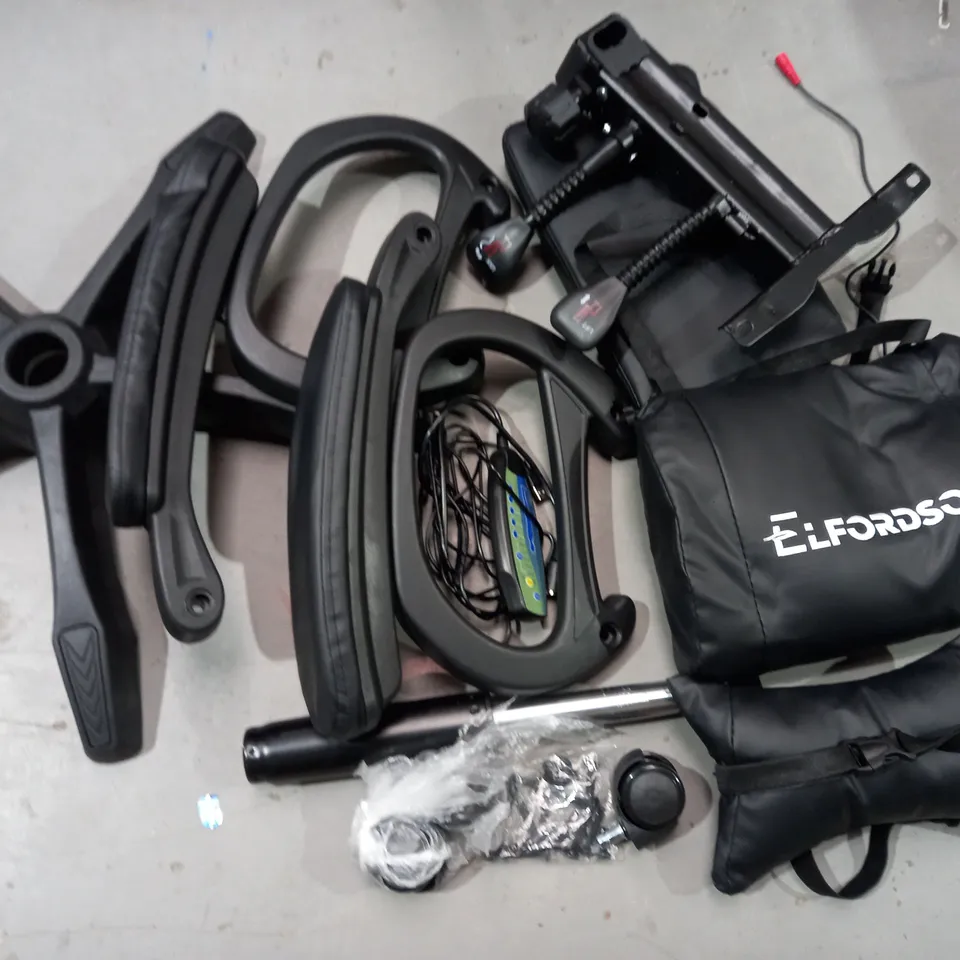 ELFORDSON BLACK GAMING CHAIR WITH AUDIO