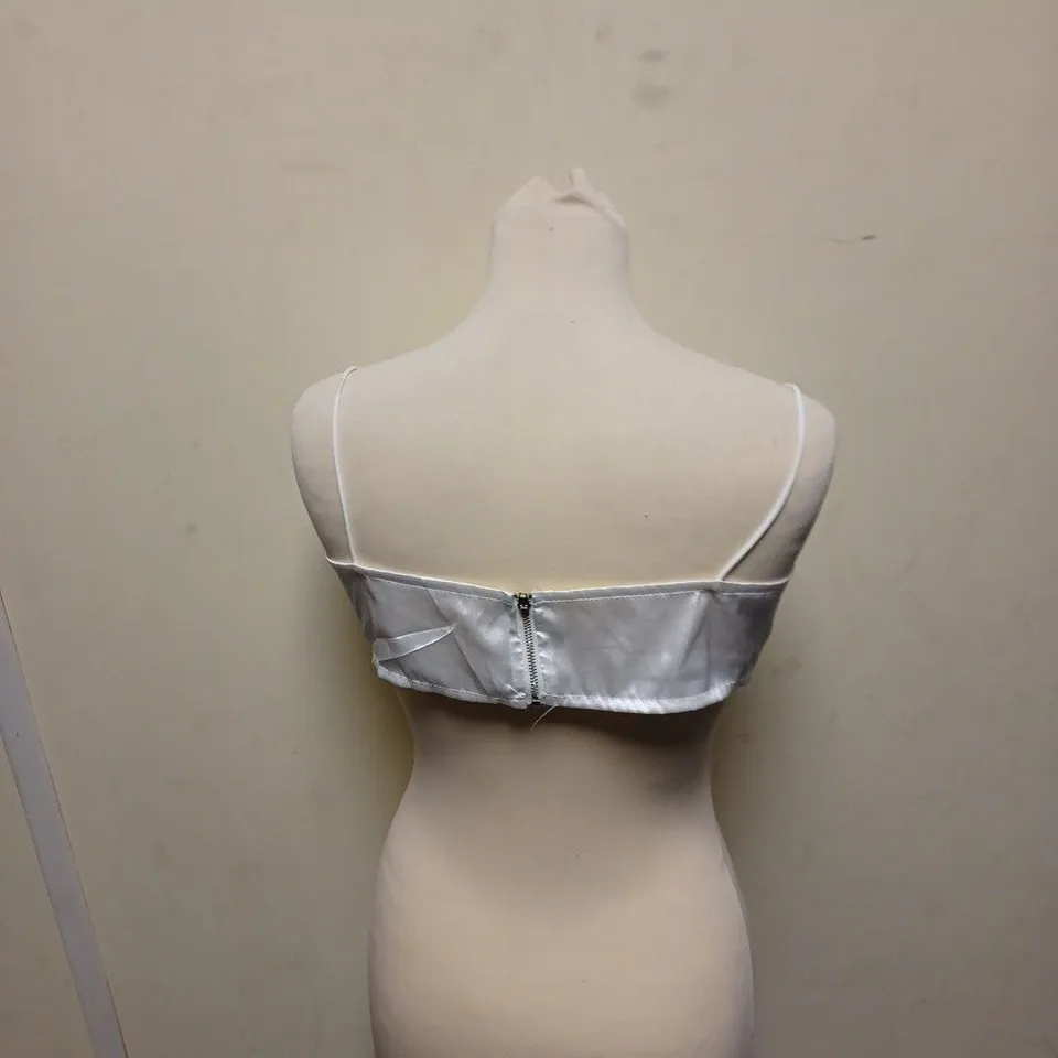 LOT OF 4 BRAS TO INCLUDE NIKE RIVAL PLUS SIZE BRA, VIX GOLD FINISH BURGENDY BRA, AND UK 34DD WONDERBRA ETC. 