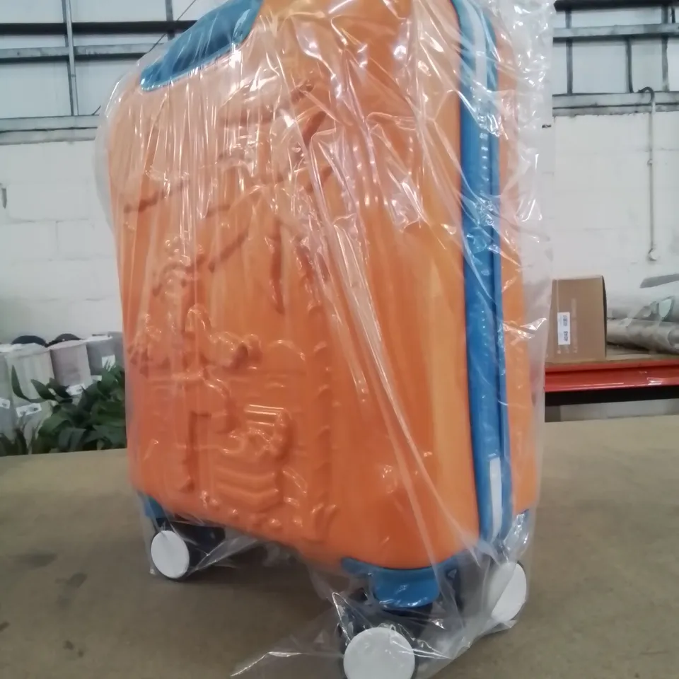 BRAND NEW IT BRAND KIDS PIRATE THEME CASE ON WHEELS