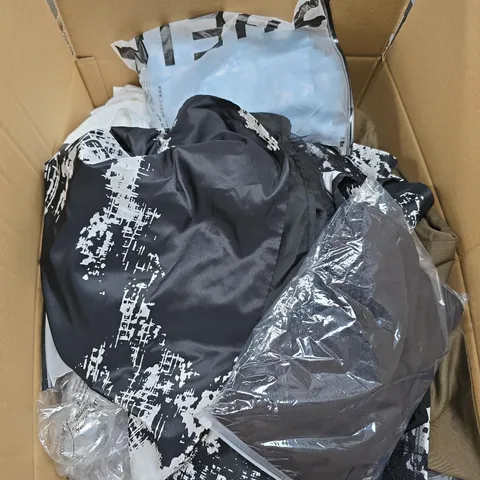 LARGE BOX OF APPROXIMATELY 25 ASSORTED CLOTHING ITEMS IN VARIOUS COLOURS, STYLES AND SIZES - COLLECTION ONLY 