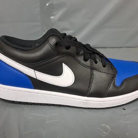 PAIR OF NIKE AIR JORDAN TRAINERS IN BLACK/NAVY - UK 10.5