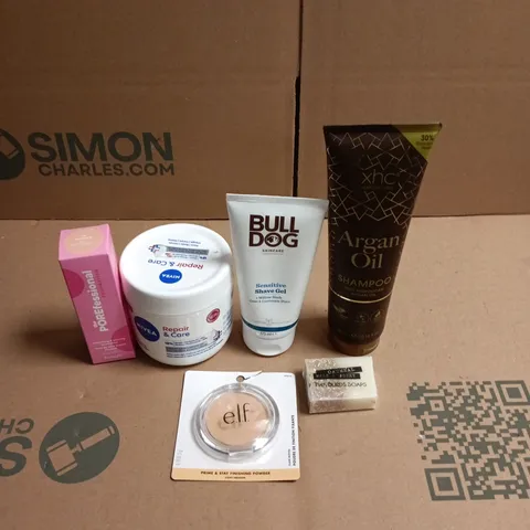 APPROXIMATEY 20 ASSORTED HEALTH AND BEAUTY PRODUCTS TO INCLUDE - ELF FINISHING POWDER - BULLDOG SENSITIVE SHAVE GEL AND NIVEA BODY CREAM