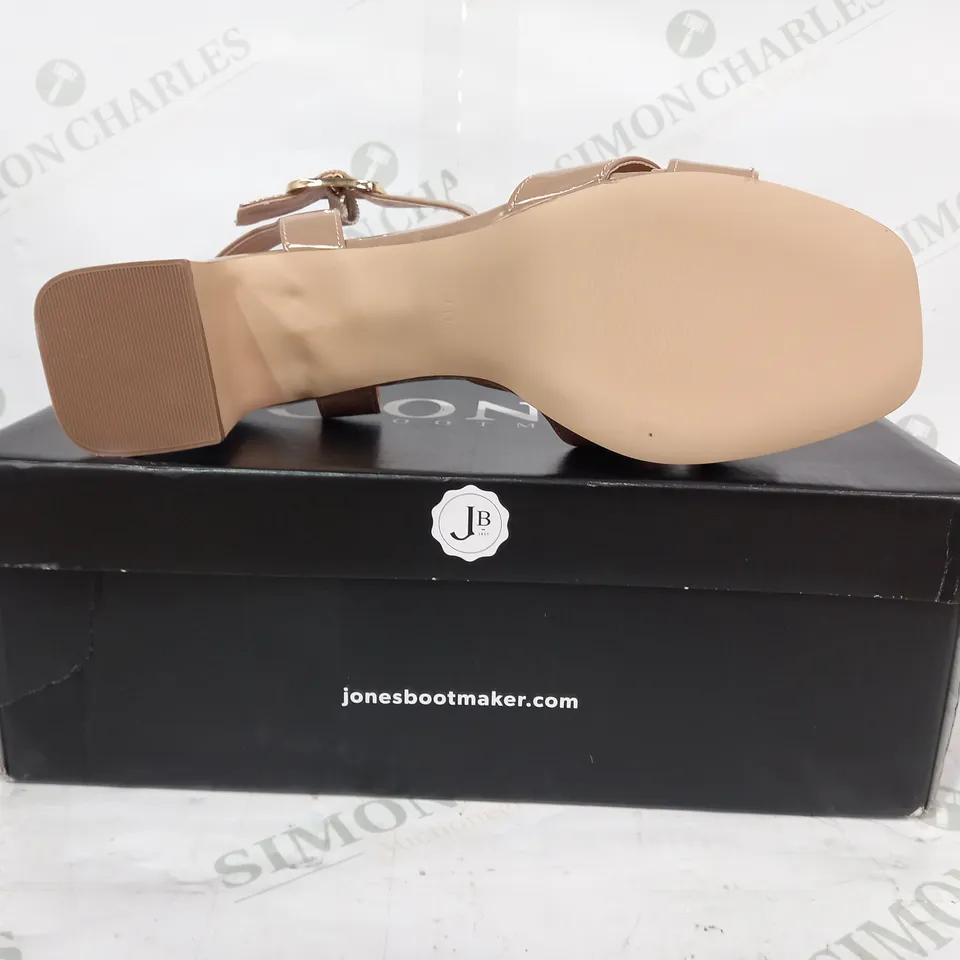 BOXED PAIR OF JONES OPEN TOE BLOCK HEEL SANDALS IN NUDE EU SIZE 40
