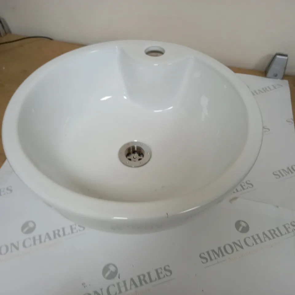 CIRCULAR CERAMIC 1-TAP BASIN / COLLECTION ONLY