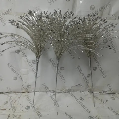 BOXED JM BY JULIEN MACDONALD SET OF 3 SPRAY PICKS IN SILVER 