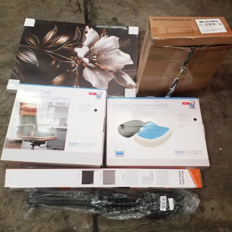 PALLET CONTAINING ASSORTED PRODUCTS INCLUDING CAMPING STOOL, RETRACTABLE SAFETY GATE, SEAT CUSHIONS, 4 TIER WIRE RACK & WOODEN FRAME WALL DECOR