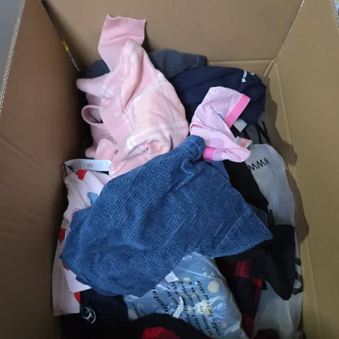 BOX OF ASSORTED KIDS CLOTHING ITEMS TO INCLUDE - TOP , SHORTS , T-SHIRT ETC