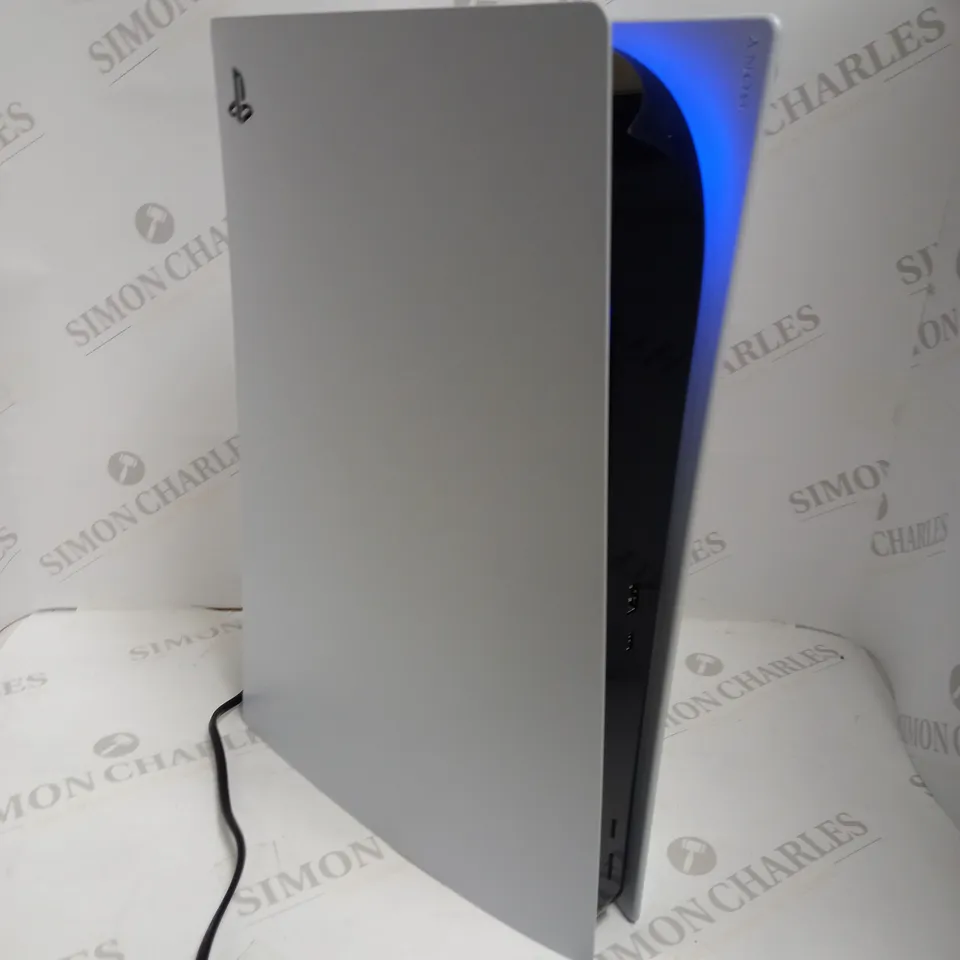 PLAYSTATION 5 DISC CONSOLE WITH ADDITIONAL DUALSENSE CONTROLLER RRP £509.99