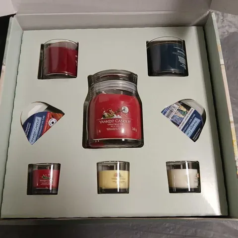 BOXED 8-PIECE YANKEE CANDLE SET