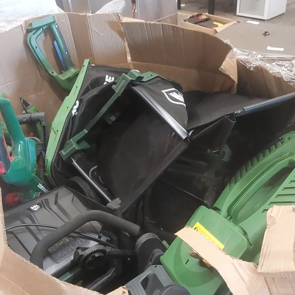 PALLET CONTAINING A VERY LARGE QUANTITY OF ASSORTED LAWN MOWERS AND OTHER ELECTRIC GARDEN TOOLS