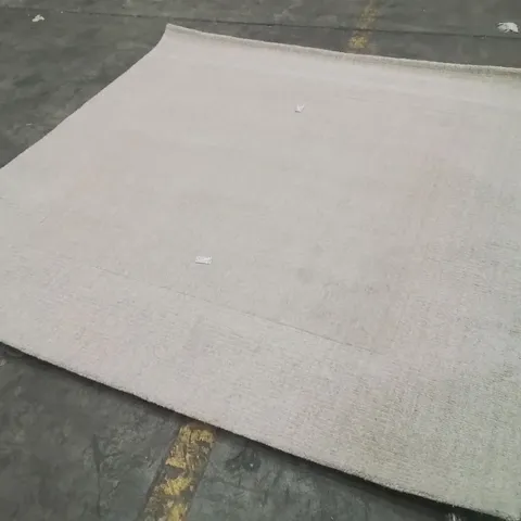 QUALITY DESIGNER AREA RUG - APPROXIMATELY 200X200CM