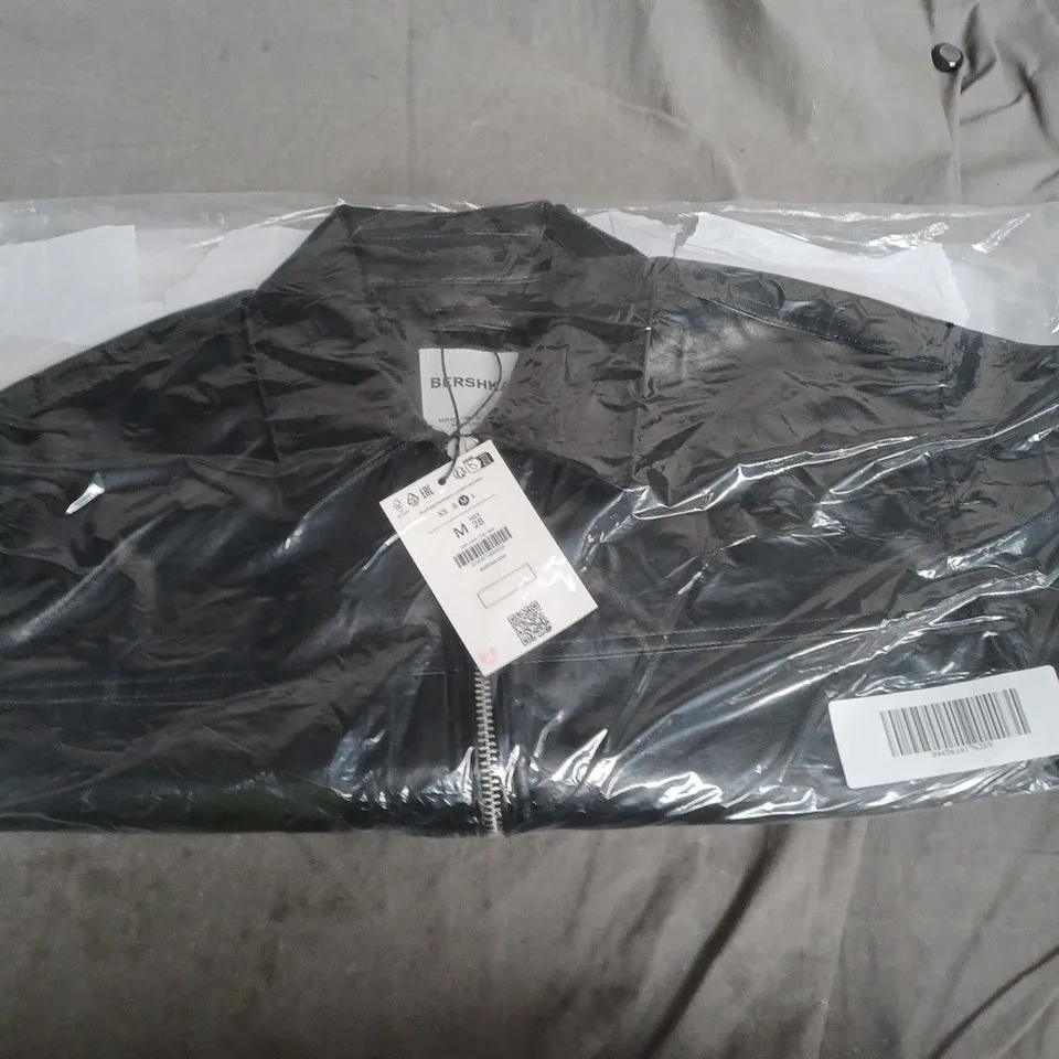 BERSHKA BLACK ZIP-UP LEATHER EFFECT BOMBER JACKET – SIZE M (NEW WITH TAGS)