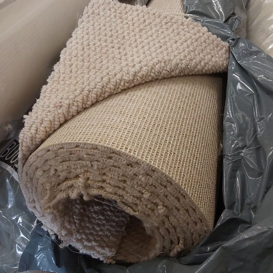 ROLL OF QUALITY PRESTIGE DESIGN WEAVE LITTLE LAMB CARPET // SIZE: APPROX 4 X 5.1m