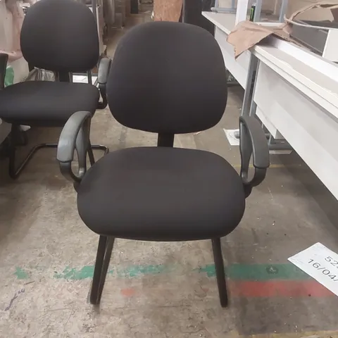 BLACK UPHOLSTERED OFFICE CHAIR