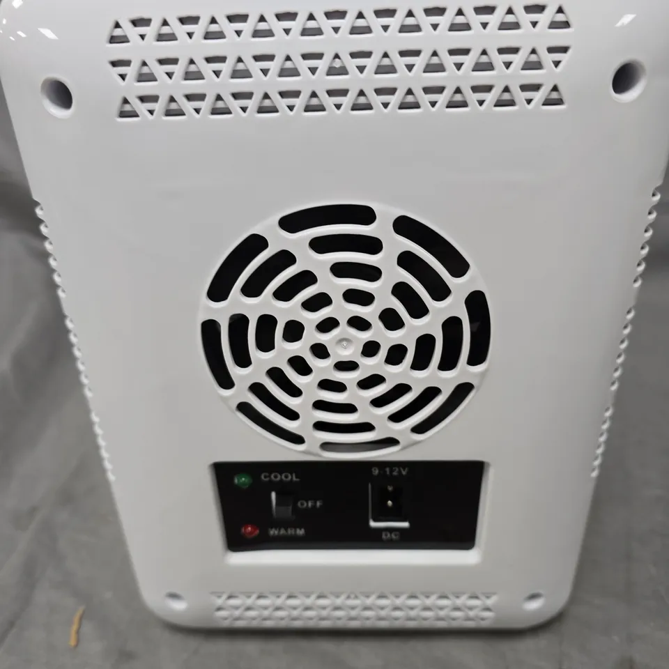 LED MIRROR 4L MINI BEAUTY FRIDGE – WHITE, WITH MANUAL