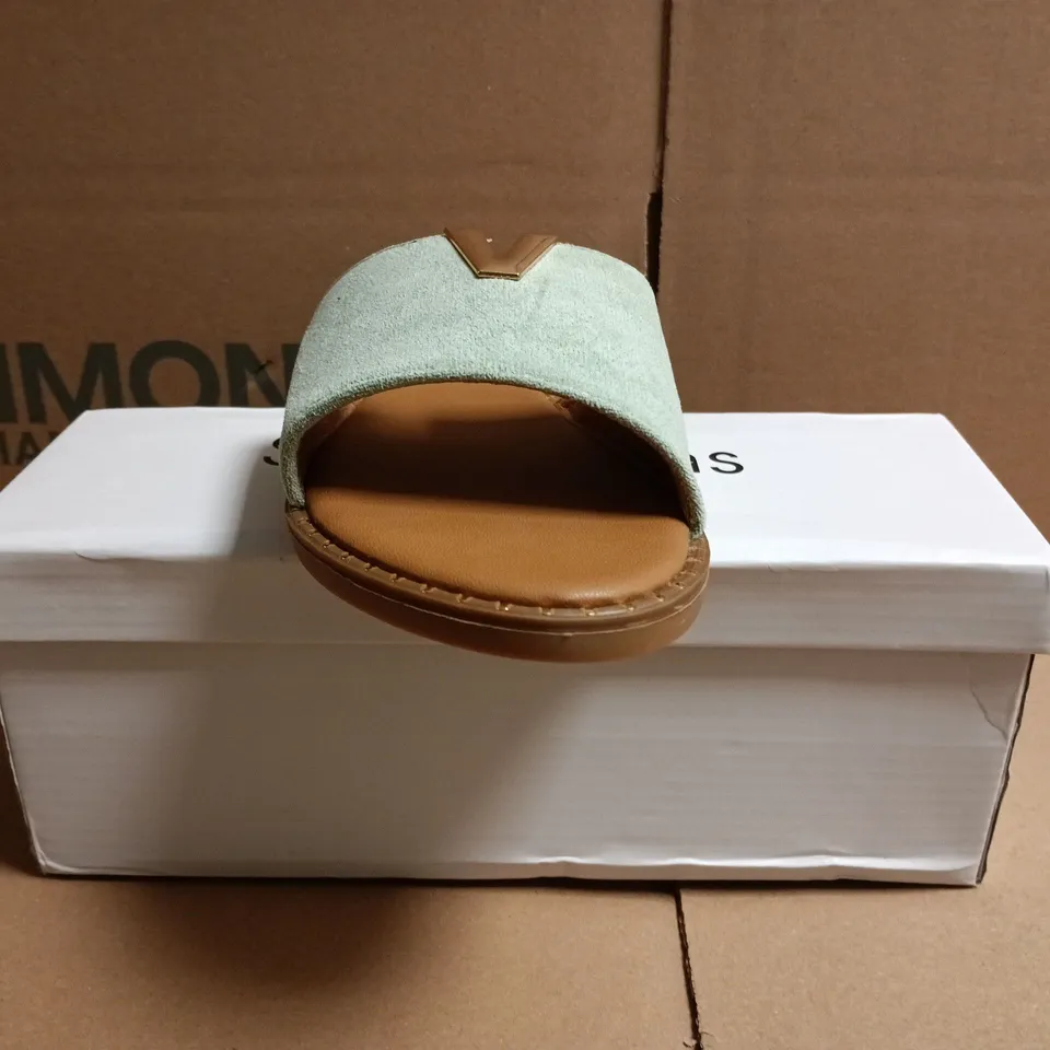 BOXED PAIR OF SIXTH SENS OPEN TOE SANDALS IN GREEN SIZE EU 37