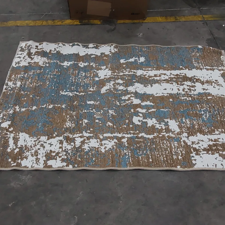 KILIM RUG // SIZE: 120 X 180cm