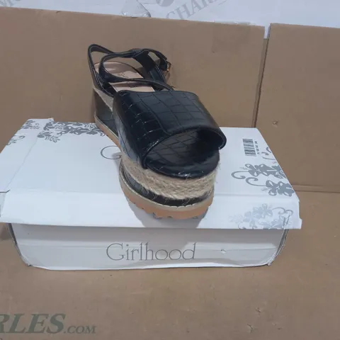 BOXED PAIR OF GIRLHOOD PLATFORM SANDALS IN BLACK EU SIZE 39
