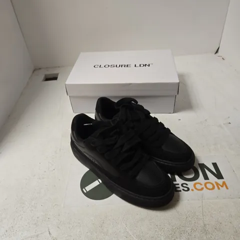 CLOSURE LDN PREMIUM SKATE TRAINER - BLACK/BLACK, UK 9 (MEN'S)