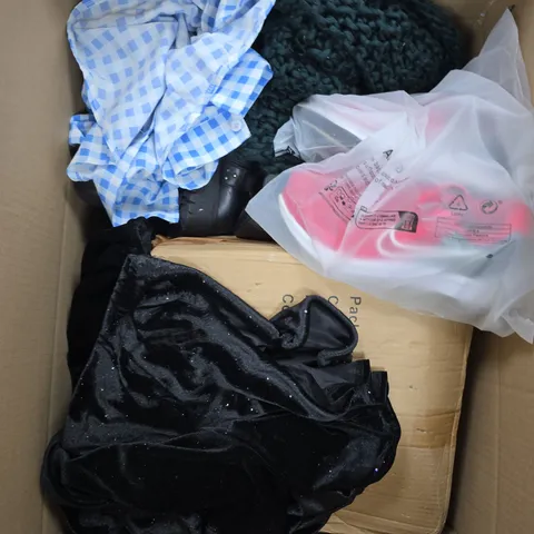 APPROXIMATELY 25 ASSORTED HOUSEHOLD & CLOTHING PRODUCTS IN VARIOUS STYLES & SIZES