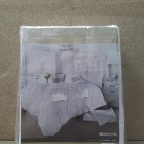 BRAND NEW GAVENO CAVAILIA KINGSIZE DUVET SET - ALFORD WHITE