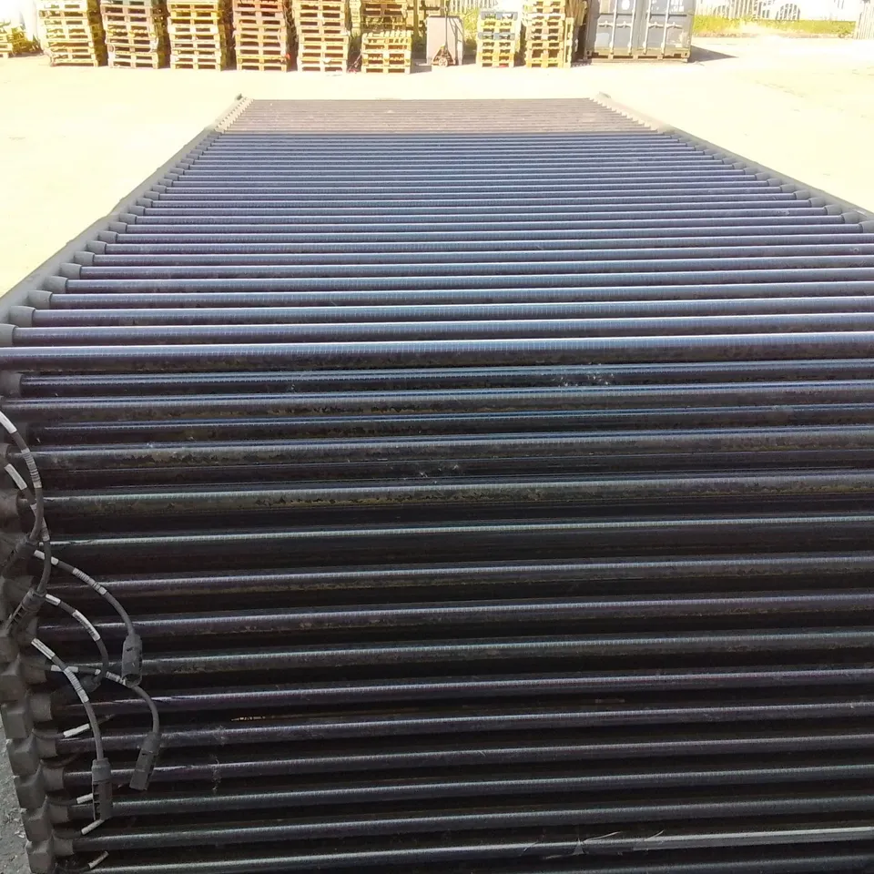 PALLET CONTAINING A LARGE QUANTITY OF UNTESTED SOLYNDRA 200W SOLAR PANELS