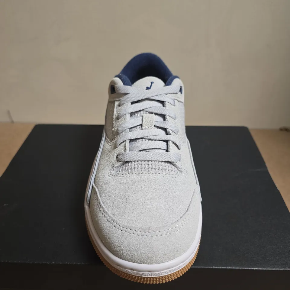 BOXED PAIR OF JORDAN FLIGHT COURT GS TRAINERS – UK 5.5