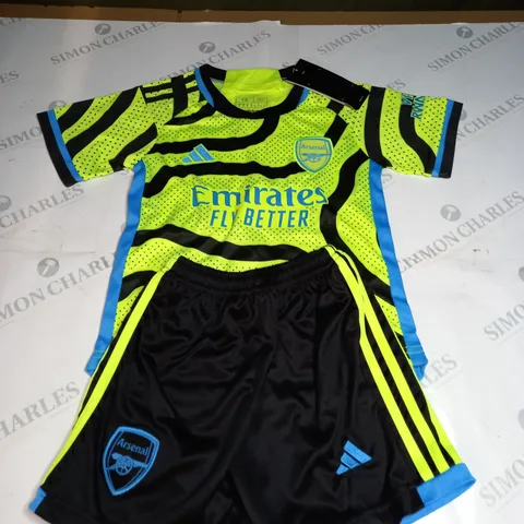 ARSENAL FC SHIRT AND SHORTS WITH ALISSA 26 ON THE BACK SIZE 16