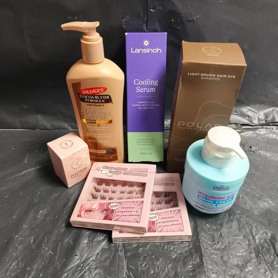 APPROXIMATEY 20 ASSORTED HEALTH AND BEAUTY PRODUCTS TO INCLUDE - FALSE EYELASH CLUSTERS - ETERNITE HYALURONIC HAND CREAM - PALMER'S COCOA BUTTER BRONZE BODY LOTION - ETC