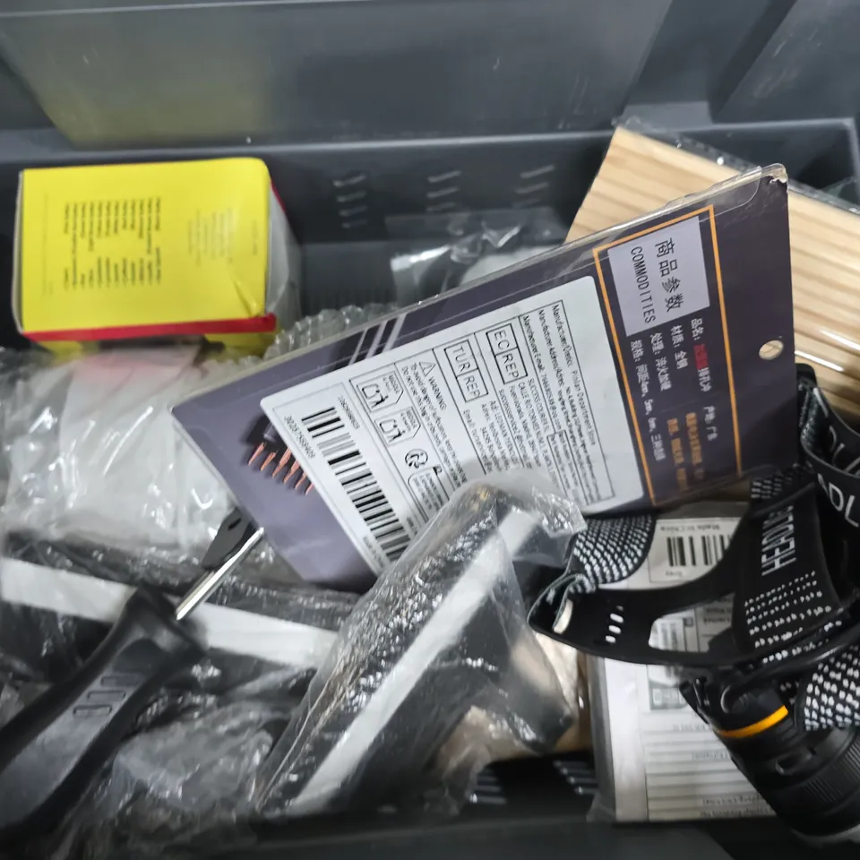 APPROXIMATELY 12 ASSORTED HOUSEHOLD ITEMS TO INCLUDE MILK FROTHER, ECOBAG SNUG FIT BAGS, DIAX CHERRY, ETC