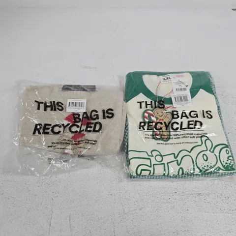 APPROXIMATELY 15 ASSORTED CHRISTMAS CLOTHING ITEMS IN VARIOUS SIZES, COLOURS & STYLES TO INCLUDE PJ SETS, KNIT JUMPER, ETC