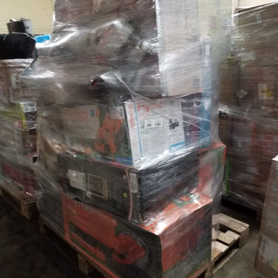 PALLET OF APPROXIMATELY 22 UNPROCESSED RAW RETURN HOUSEHOLD AND ELECTRICAL GOODS TO INCLUDE;