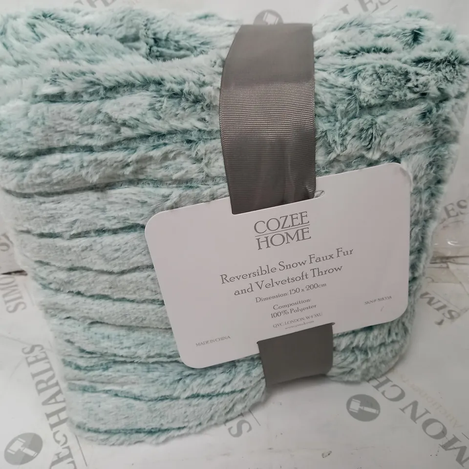 COZEE HOME FUR AND VELVET THROW EMERALD 