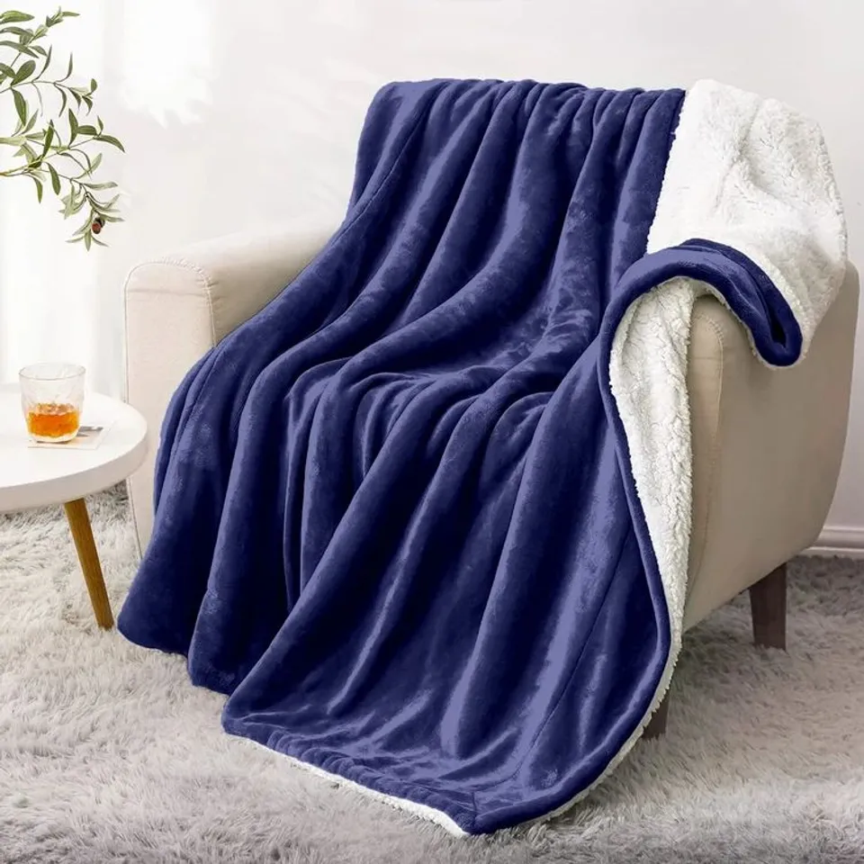 SHERPA THROW NAVY BLUE