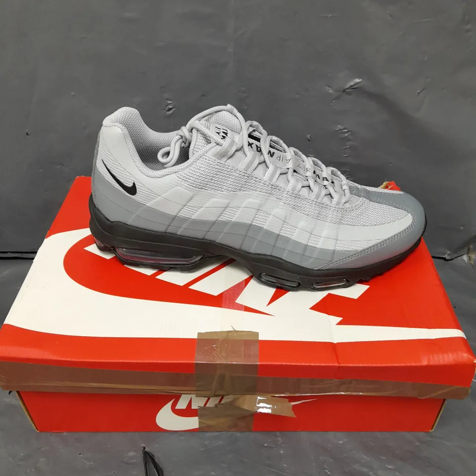 BOXED PAIR OF NIKE AIR MAX 95 TRAINERS IN WOLF GREY - 9