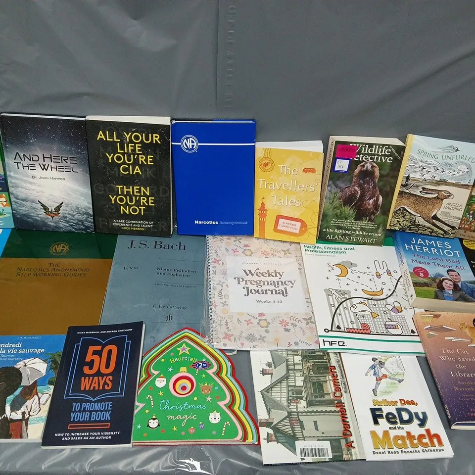 LARGE QUANTITY OF ASSORTED BOOKS FROM VARIOUS AUTHORS & GENRES TO INCLUDE WORKS FROM SCOTT MURRAY, MICHEAL MURPUGO, MEAGAN SPOONER, ETC - COLLECTION ONLY