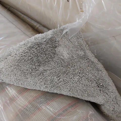 ROLL OF QUALITY AUBREY FLINT CARPET // SIZE: APPROXIMATELY 5 X 2m