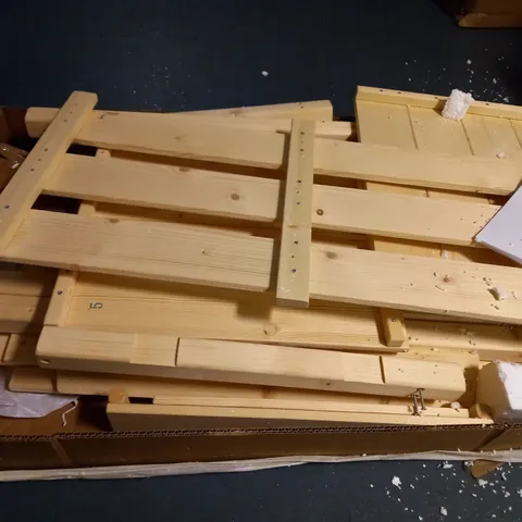 BOXED SPORTSPOWER PREMIUM MUD KITCHEN 