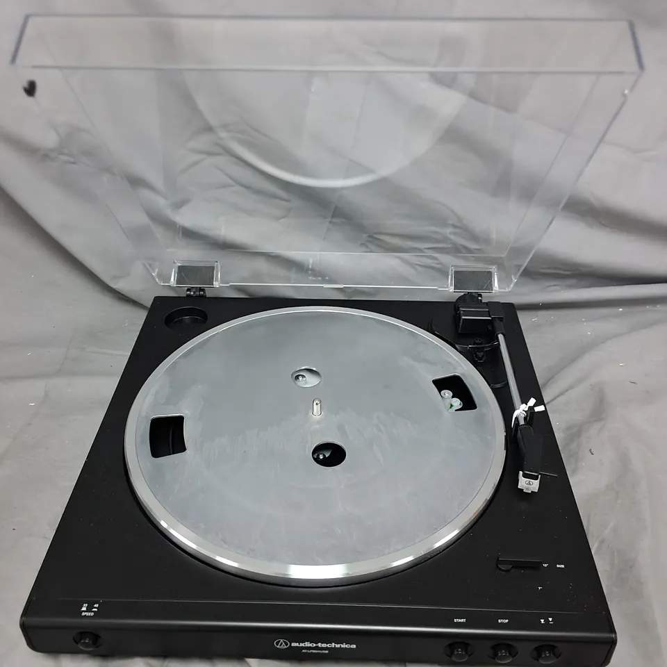 BOXED AUDIO TECHNICA AT-LP60XUSB AUTOMATIC BELT DRIVEN TURNTABLE