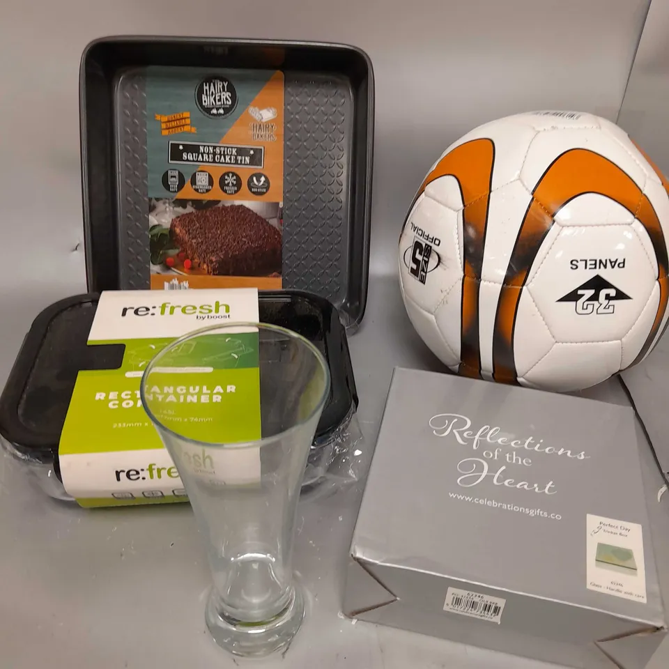 BOX OF APPROXIMATELY 10 ASSORTED ITEMS TO INCLUDE FOOTBALL, BAKING CAKE TIN, FRESH CONTAINER ETC