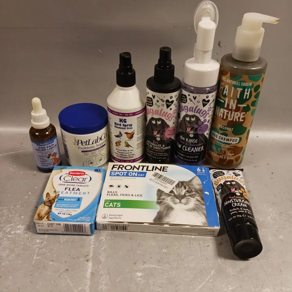 APPROXIMATELY 25 ASSORTED PET CARE PRODUCTS TO INCLUDE SPOT ON, MOISTURISING CREAM DOG SHAMPOO ETC 