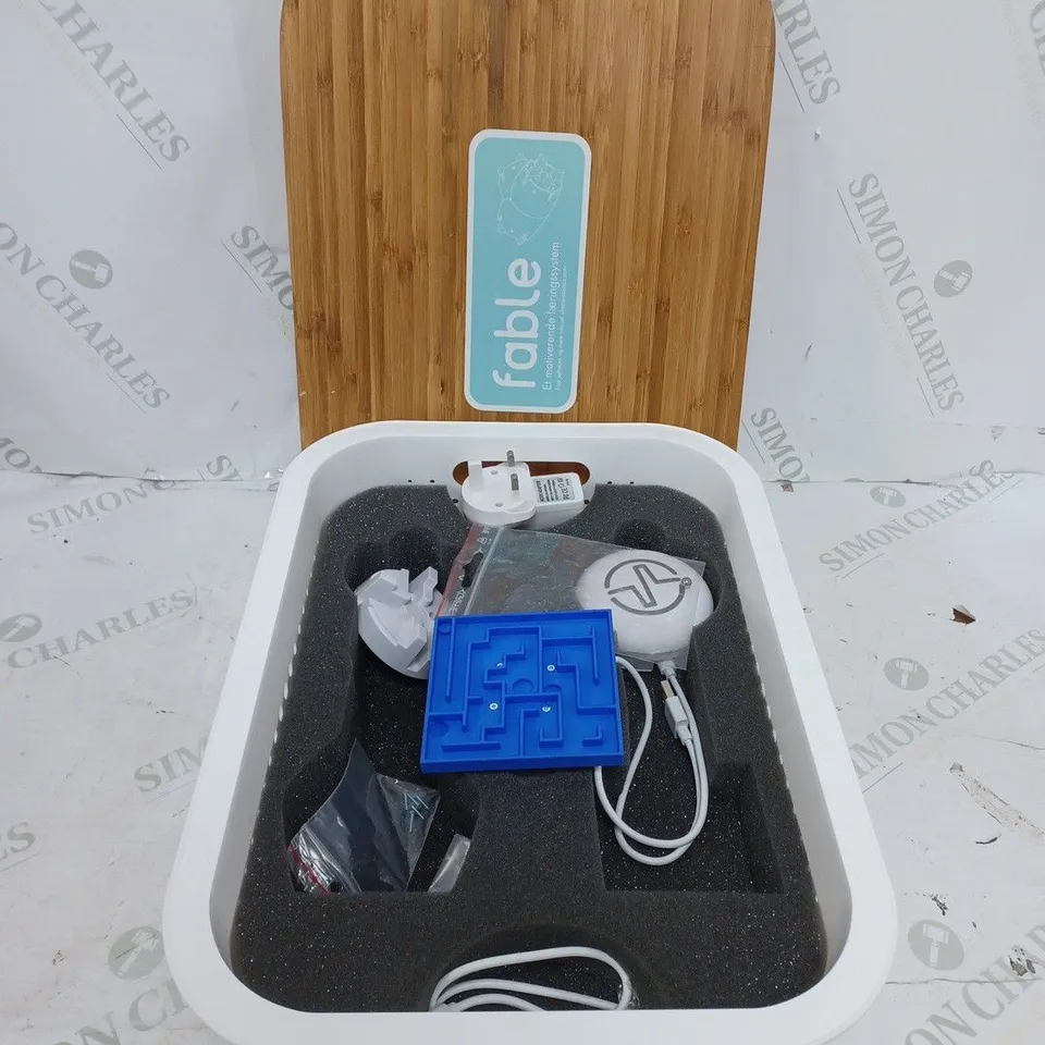 FABLE ROBOT - MOTIVATIONAL LEARNING SYSTEM