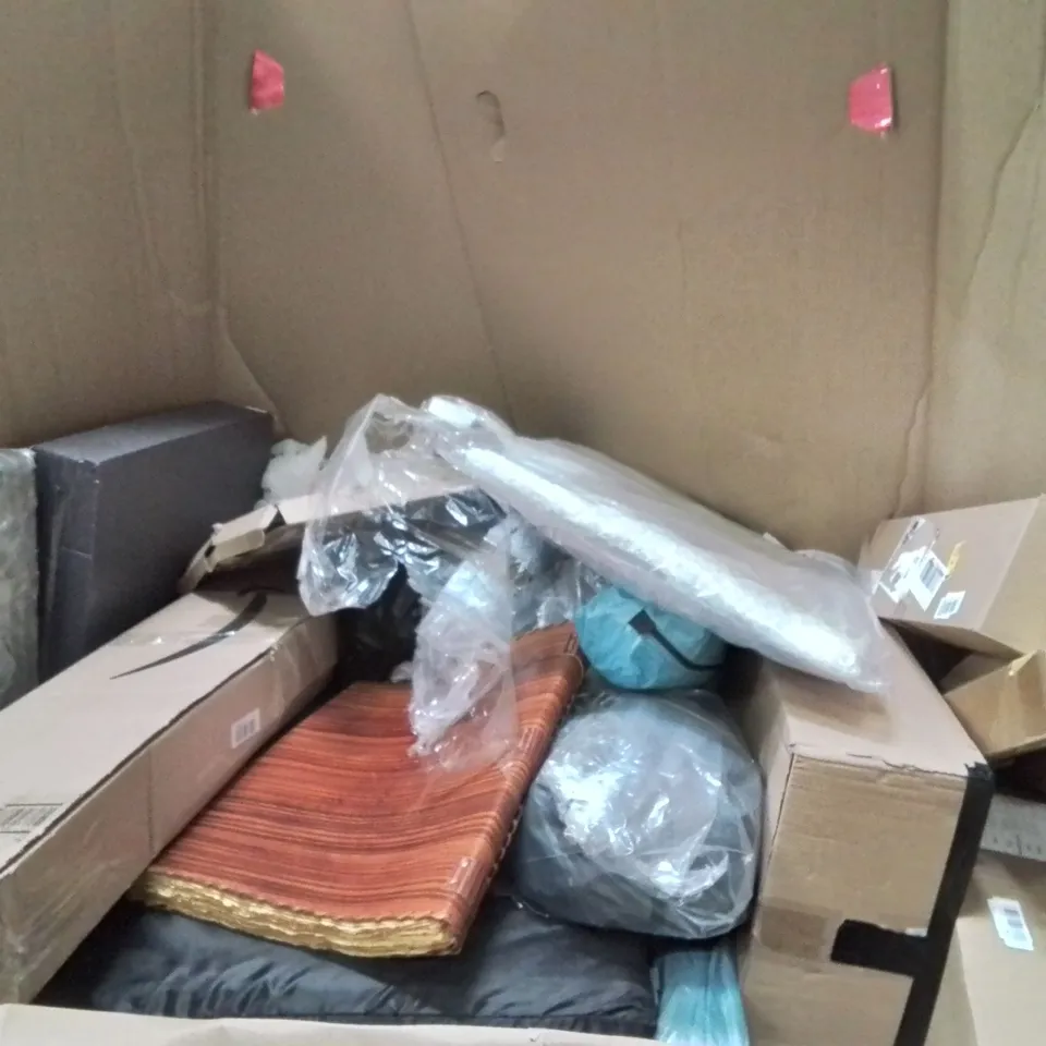 PALLET OF ASSORTED ITEMS TO INCLUDE: LED MIRROR, AIR CONDITIONING UNIT, UNIVERSAL POT LID, BEACH TENT, WEDGE PILLOW, RUG ECT