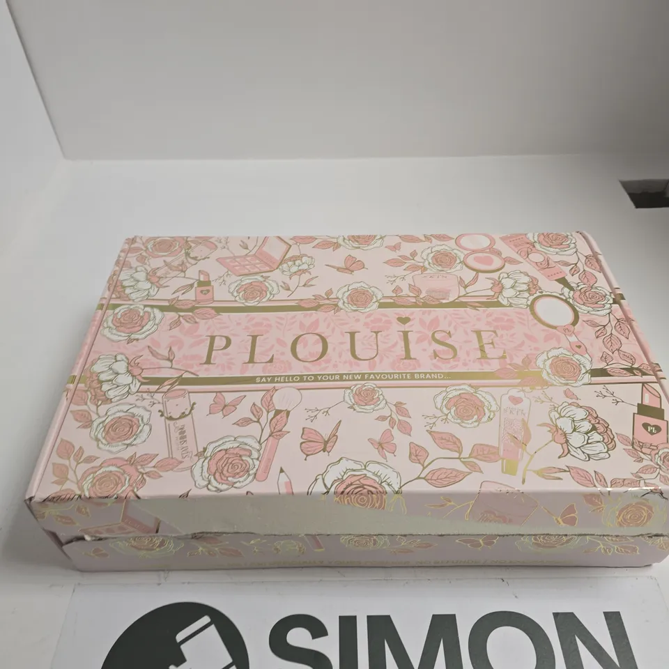P LOUISE PINK MAKEUP MYSTERY GIFT SET – COSMETIC BOXED COLLECTION
