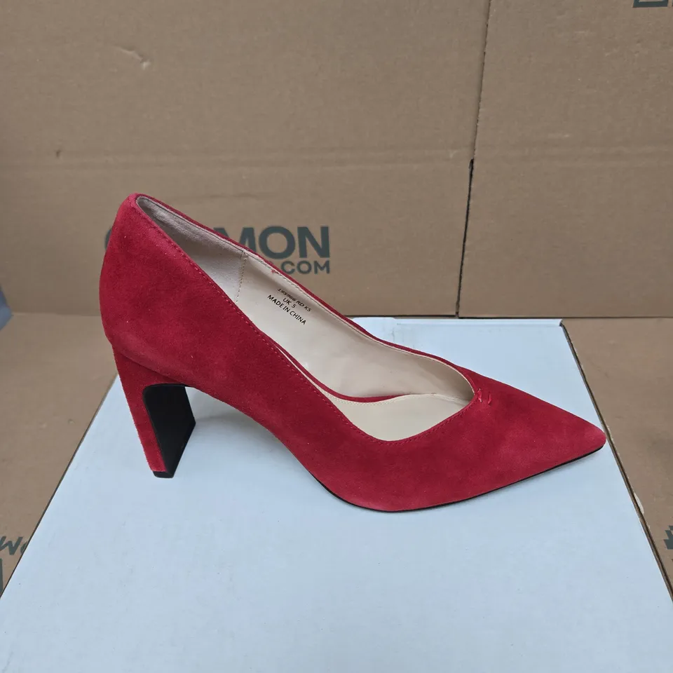 RED SUEDE POINTED-TOE PUMPS WITH BLOCK HEEL – WOMEN'S FOOTWEAR UK 5 BOXED
